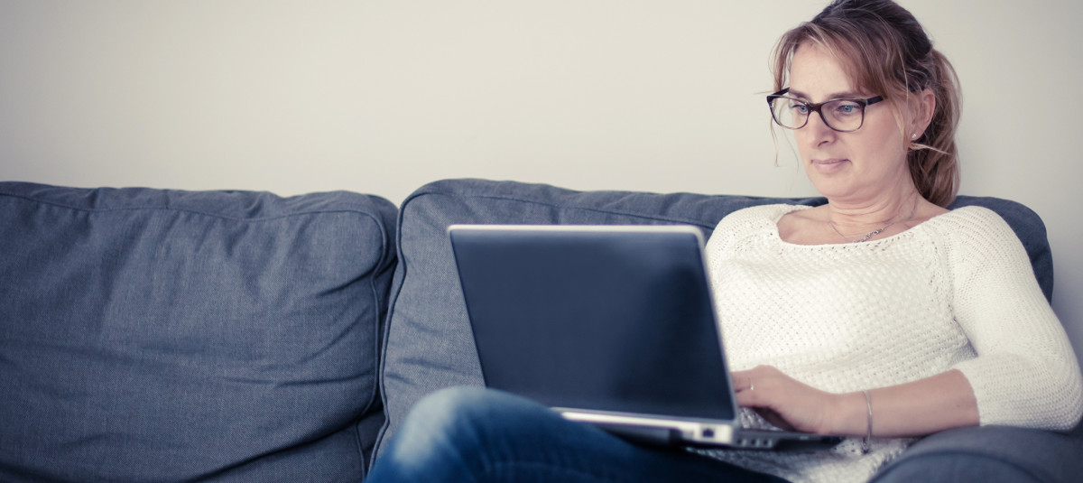 vrouw met laptop diabetes en werken